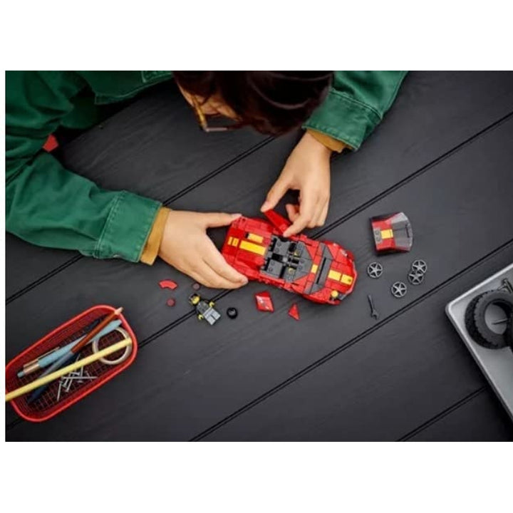 Set de Construcción Lego Ferrari 812 M 1970 Coche Rojo Coleccionable con Minifigura - Imagen 2