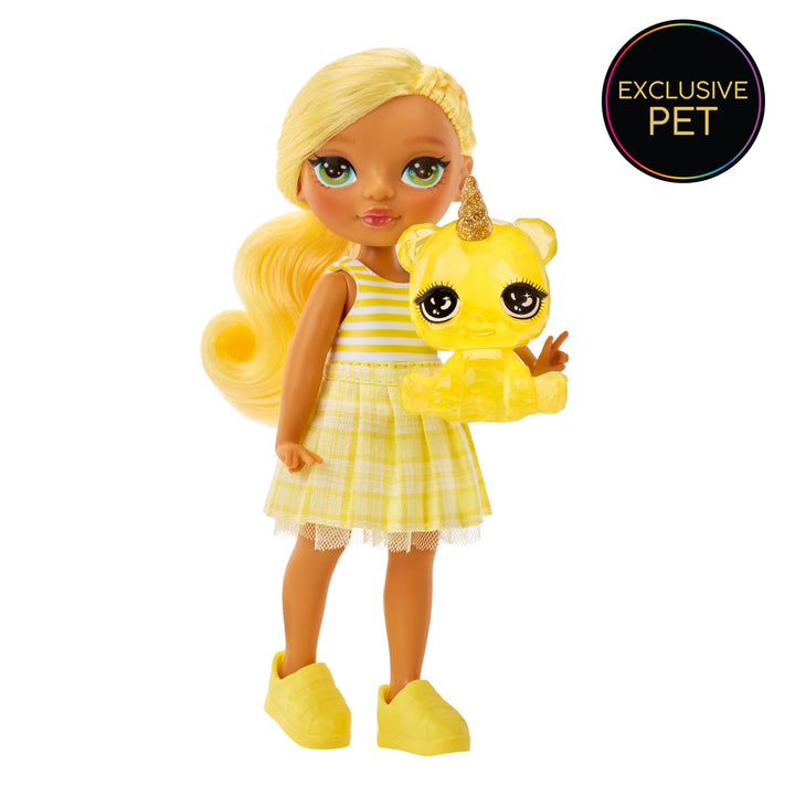 Muñeca Daisy Madison Amarilla 5.5 Pulgadas Con Bolso Y Oso Mágico Juguete Para Niñas 4 A 12 Años - Imagen 5