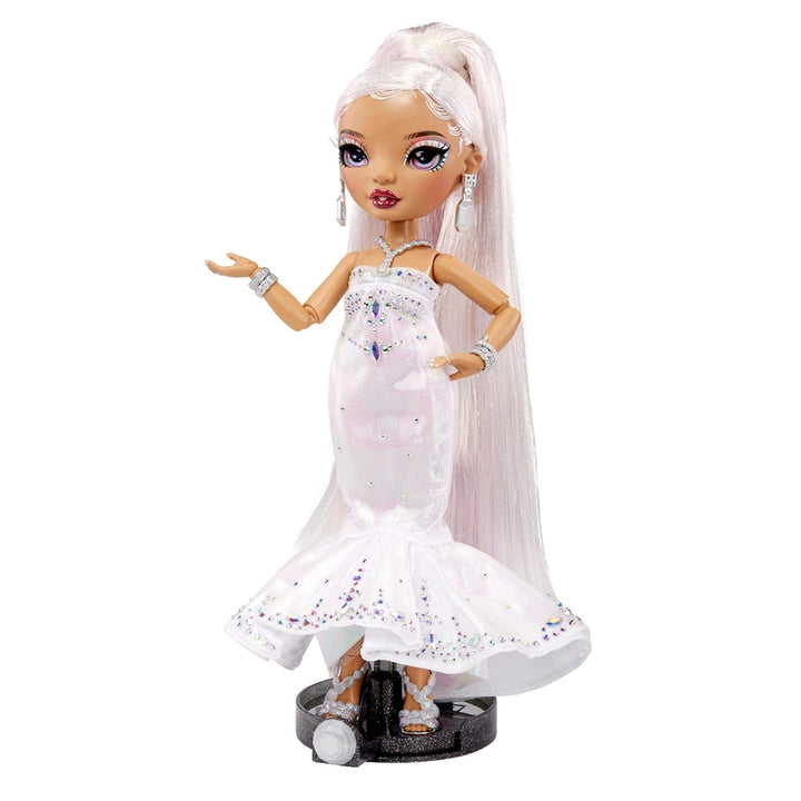 Muñeca Roxie Rainbow High Edición Navideña 2022 con Pelo Multicolor y Vestido Iridiscente - Imagen 4