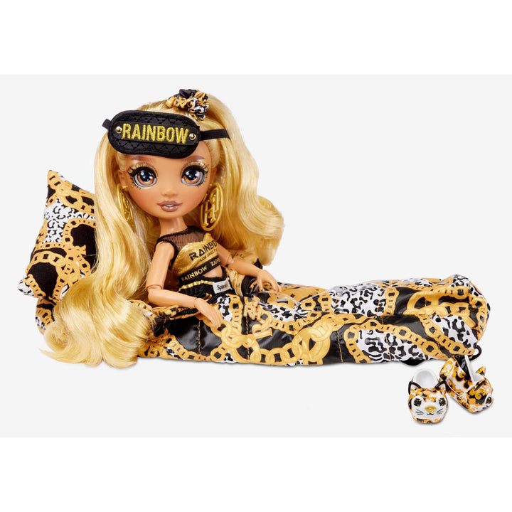 Muñeca Rainbow High Marisa Gold Fiesta Pijamas 2 Trajes Accesorios de Moda - Imagen 4